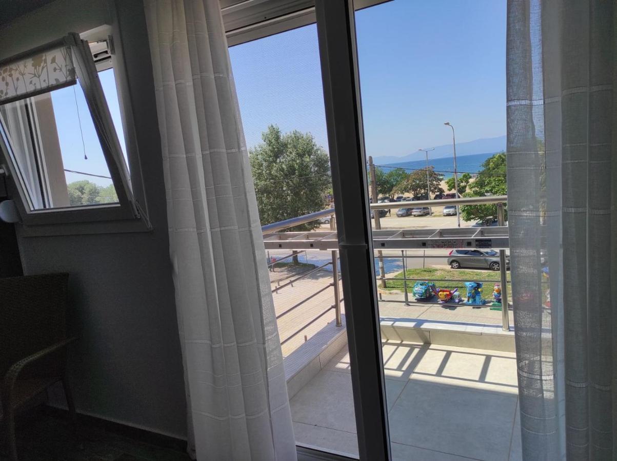 Blue Beach Apartments Ofrinion Exterior photo